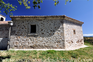 Cabanillas de la Sierra, Lateral Sur del bside de la Iglesia
