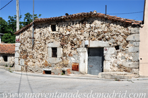 Cabanillas de la Sierra, Vivienda rural en la Calle San Hermegildo, 25