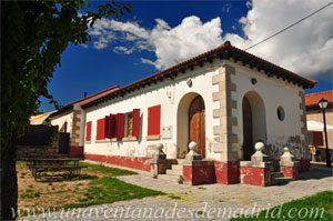 Navarredonda y San Mamés, Antiguas Escuelas de San Mamés