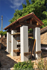 La Serna del Monte, Recreacin de un viejo potro de herrar situado junto a la antigua fragua