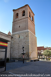 Valdetorres de Jarama, Torre-campanario, situada a los pies del templo