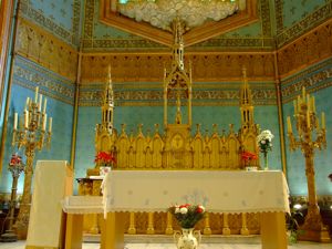Capilla del Hospital del Nio Jess, Altar mayor y candelabros