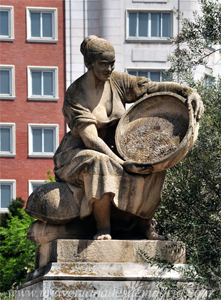 Monumento a Miguel de Cervantes. Aldonza Lorenzo