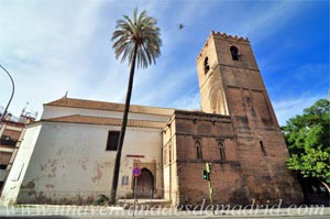 Sevilla, Exterior de la nave de la Epístola, con la torre mudéjar de posible origen musulmán