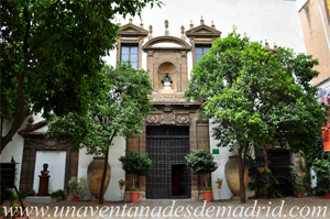 Sevilla, Entrada principal ubicada en el lugar que anteriormente correspondía a los pies de este antiguo templo que ya no permanece consagrado Sevilla, Entrada principal ubicada en el lugar que anteriormente correspondía a los pies de este antiguo templo que ya no permanece consagrado