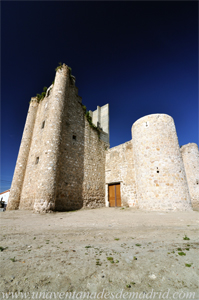Torrejn de Velasco, Castillo de Puonrostro: Torre del Homenaje, Lienzo L-01 y Torre semicircular C01. Siglox XV