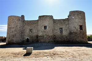 Torrejn de Velasco, Castillo de Puonrostro: Lateral Oeste